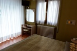 Hotel Ginepro Stanza 2.jpg Hotel Ginepro Stanza 2.jpg