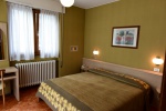 Hotel Ginepro Stanza 5.jpg Hotel Ginepro Stanza 5.jpg